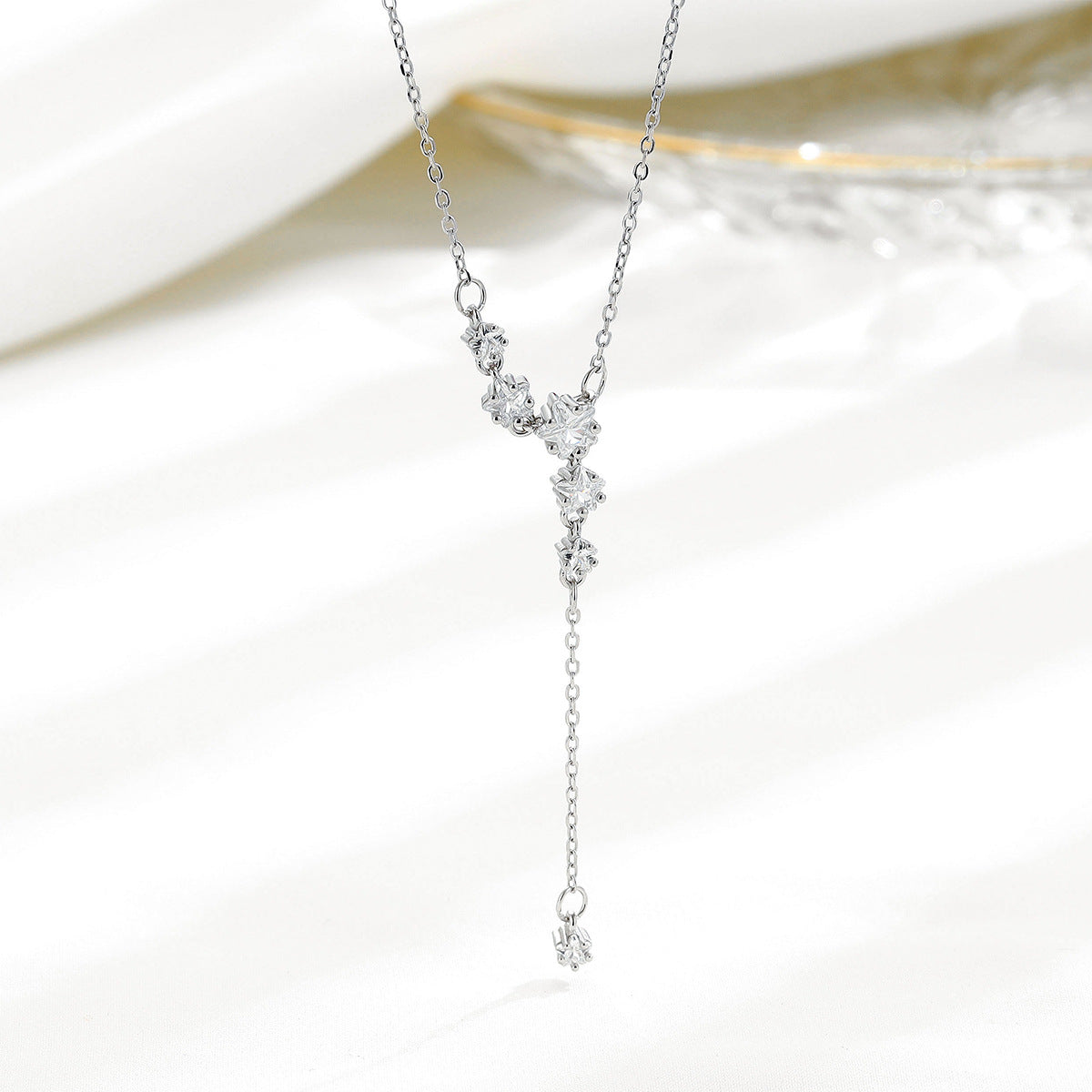 High-end, Personalized Clavicle Necklace Accessory